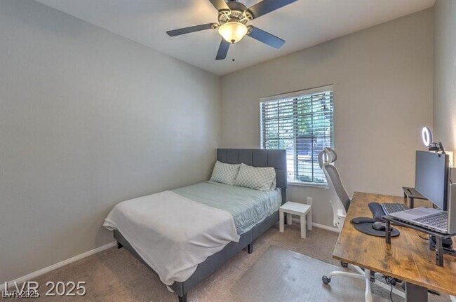 Building Photo - 10598 Cliff Lake St