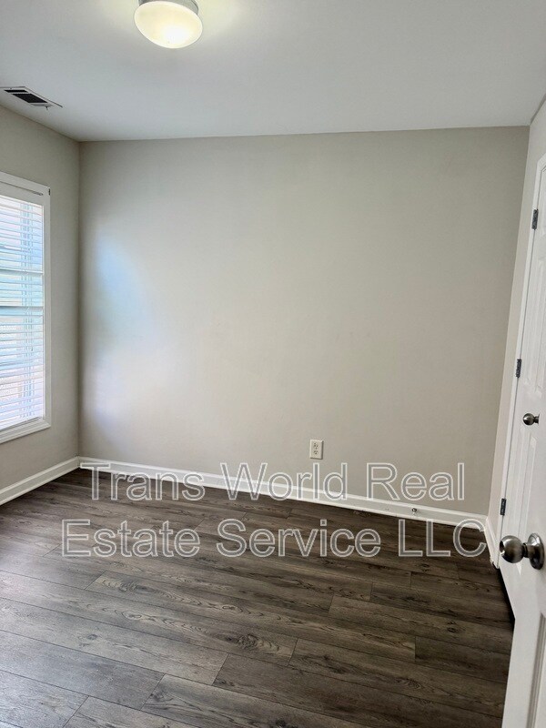 Building Photo - 2363 Jasmine Glen Dr