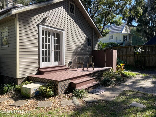 Building Photo - 164 Gault St