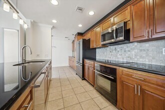 Building Photo - 49 Briar Hollow Ln