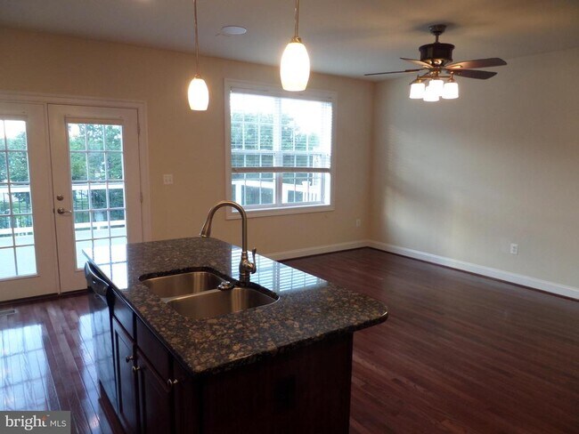 Building Photo - 15998 Greymill Manor Dr
