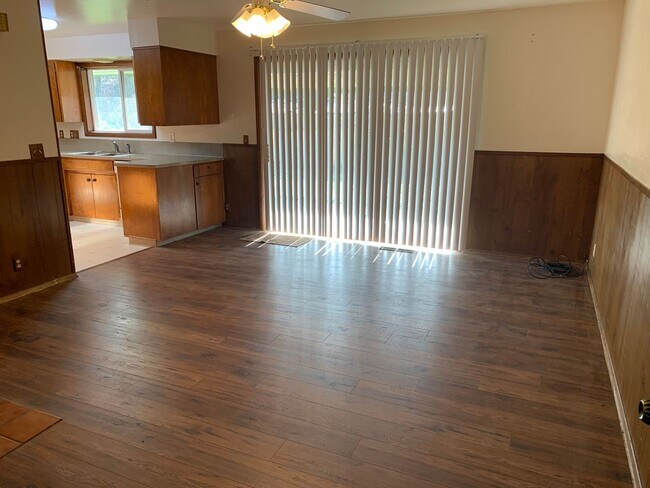 Building Photo - Single Story House in Stayton