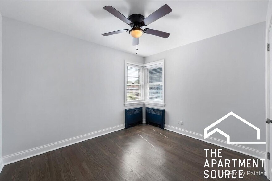 Building Photo - 2715 W Berwyn Ave