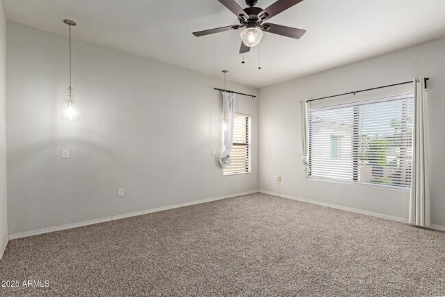 Building Photo - 1102 W Glendale Ave