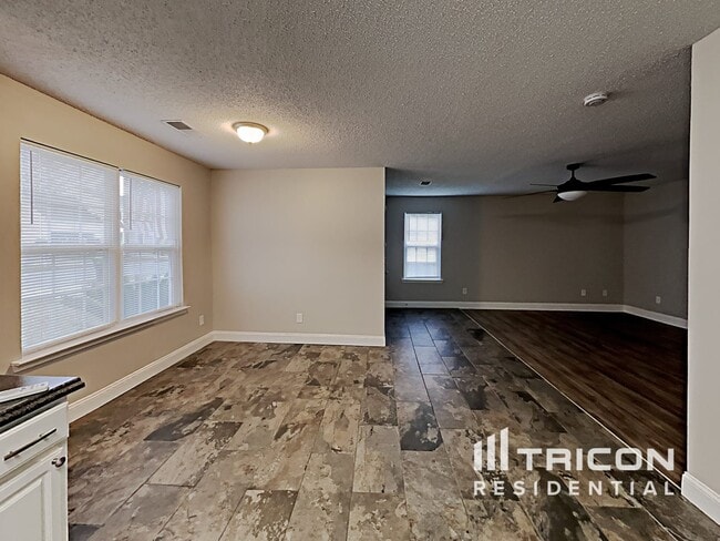 Building Photo - 209 Oakpointe Dr