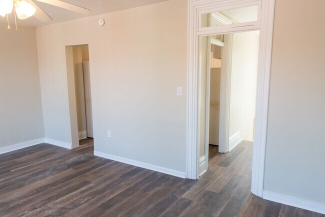 Building Photo - 127 Herr St