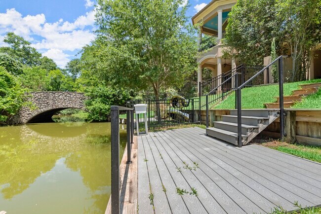 Building Photo - 106 La Vie Dr