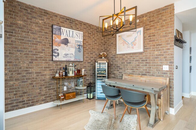 Building Photo - 1400 Hudson St