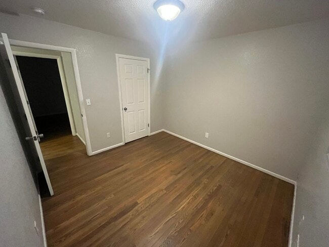 Building Photo - 6020 E 68th Way