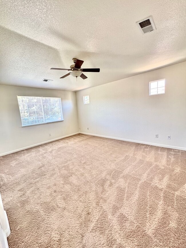 Building Photo - 2520 Napoli Dr