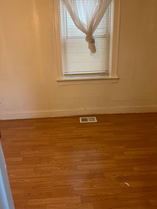 bedroom2 - 2948 S Keeley St