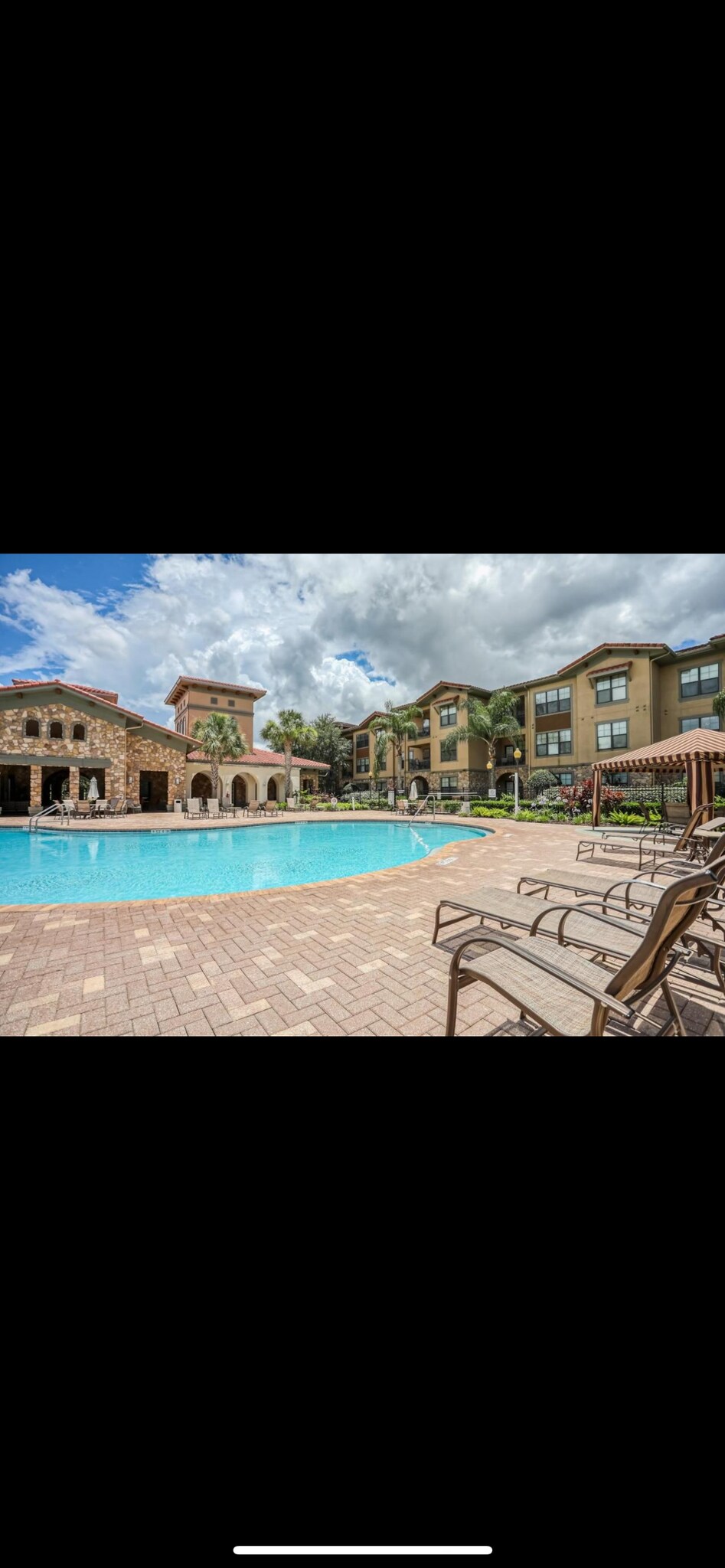 Building Photo - 901 Charo Pky