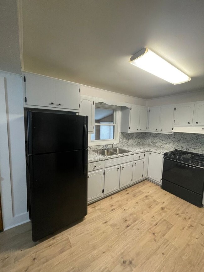 Building Photo - Welcome to this charming 2 bedroom, 1 bathroom home in Gastonia, NC.