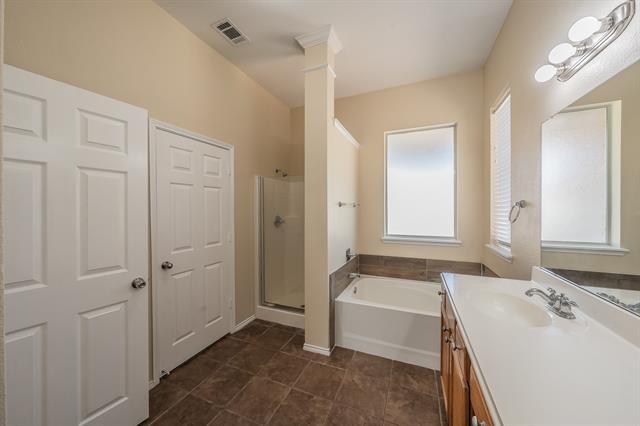 Building Photo - 5720 Hilton Head Dr