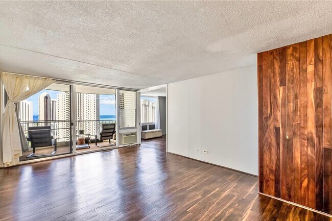 Building Photo - Great Location Awesome View and Amenities | 2-Bed 2-Bath 1-Parking