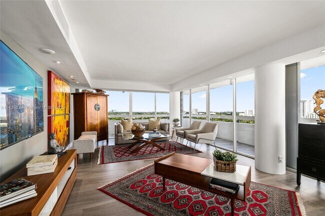 Primary Photo - 1627 Brickell Ave
