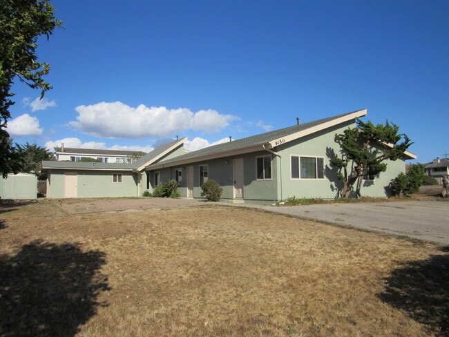 Primary Photo - 9150 Avonne Ave