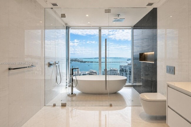 Building Photo - 300 Biscayne Blvd Way