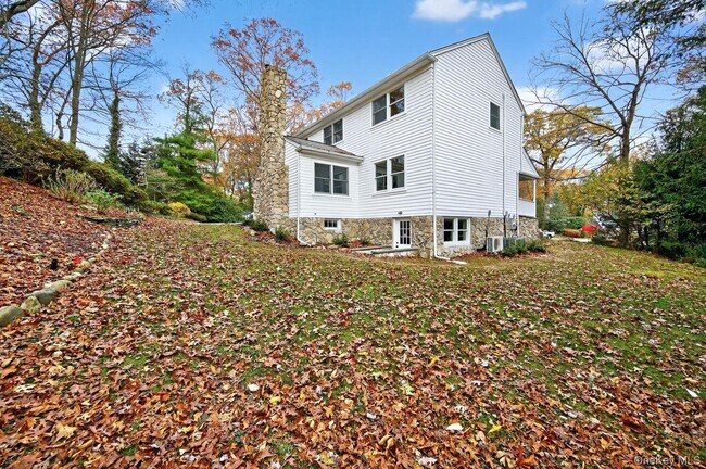 Building Photo - 43 Edcris Ln