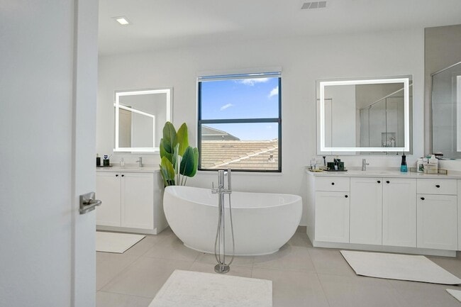 Building Photo - 9140 Silver Marsh Ln