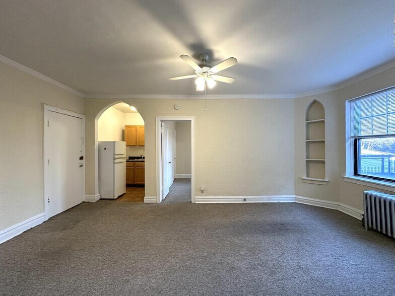 Building Photo - 4834 N Damen Ave