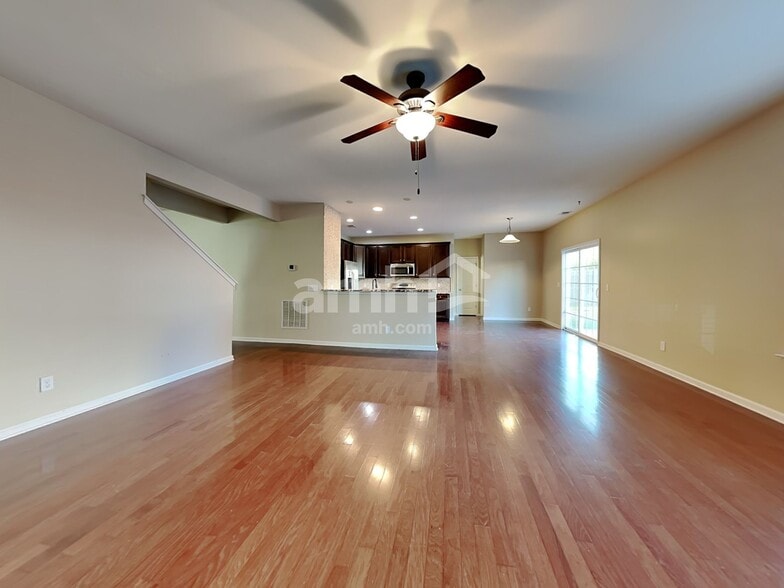 Building Photo - 298 Scarlett Ln