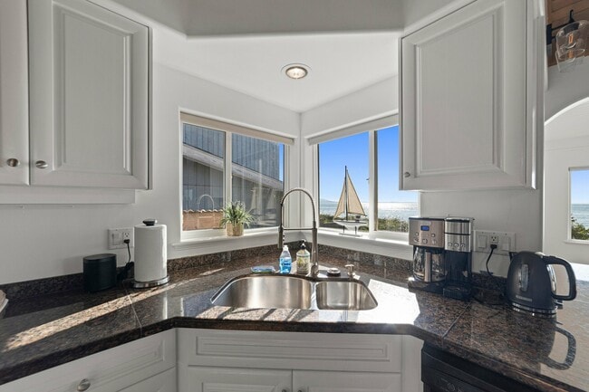 Building Photo - 4825 Sucia Dr