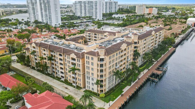 Building Photo - 3001 NE 185th St