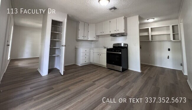 Building Photo - 113 Faculty Dr