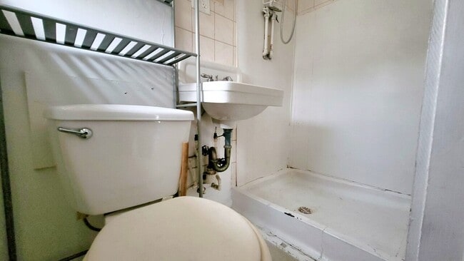 Building Photo - 1113/1115 Lincolnway west