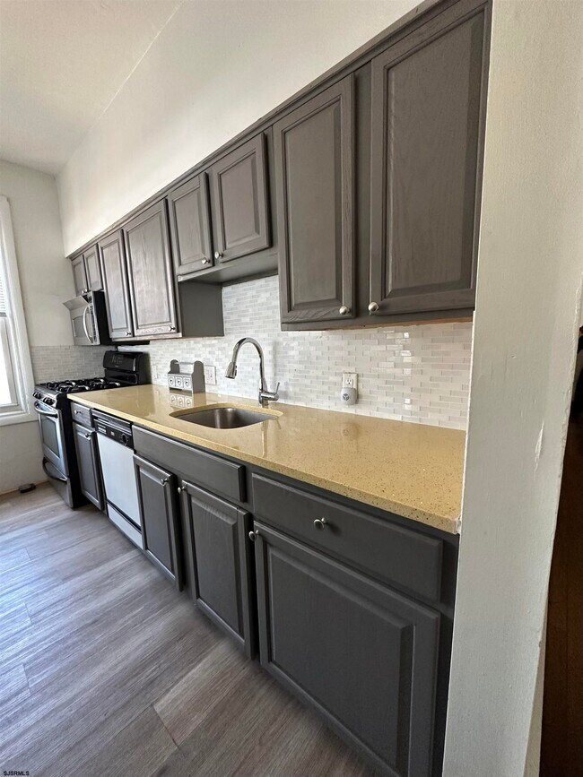 Building Photo - 3501 Ventnor Ave