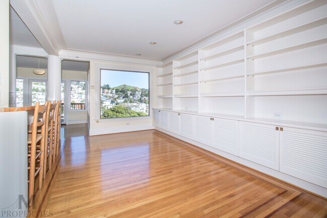Building Photo - Eureka Valley/Castro 4 Bed + Bonus Room, 3 Bath, 2 Car Garage, City & Valley Views