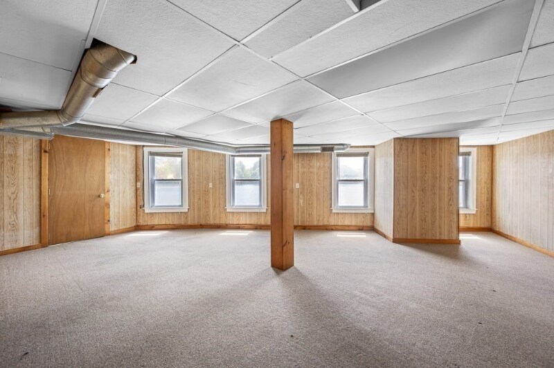 Building Photo - 98 Linwood St