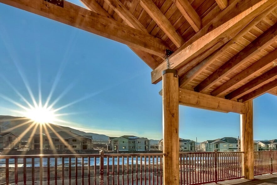 Lakes at Lemmon Valley 7711 Sky Vista Pky Reno NV 89506 Apartment