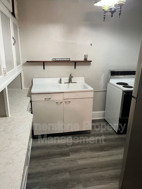 Building Photo - 19 Johnson Pl