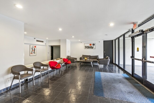 Building Photo - 222 S Central Ave