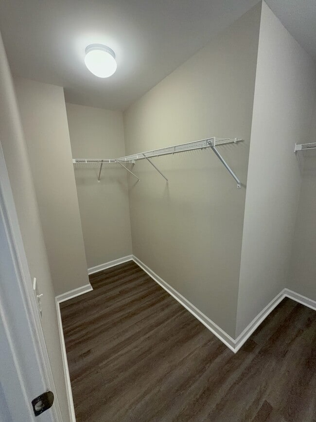 Building Photo - 650 Pippin Dr
