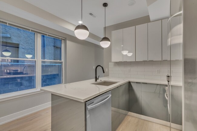Building Photo - 937 N 29th St