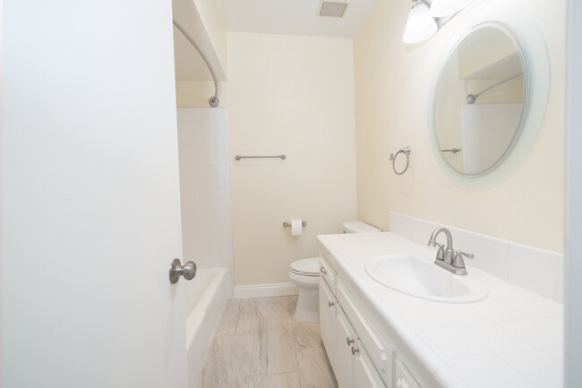 Shared Bath - 208 S Irena Ave