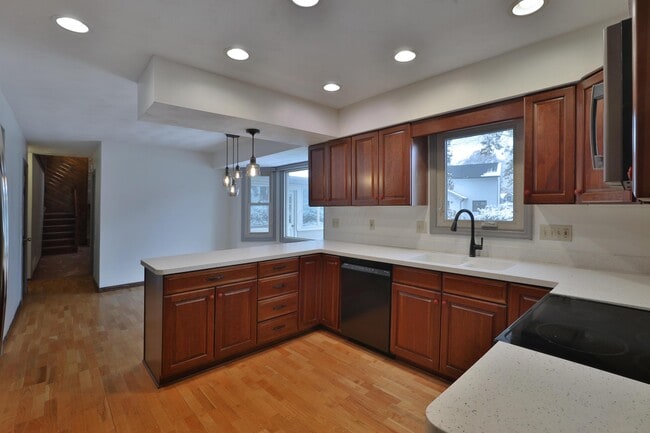 Building Photo - 453 Buckhorn Ct