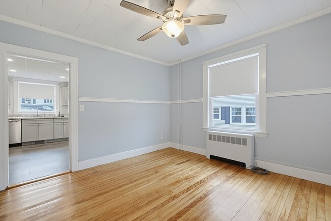 Building Photo - 63 Bancroft Park