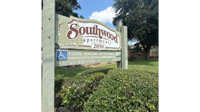 Building Photo - 2050 S Byrd Ave