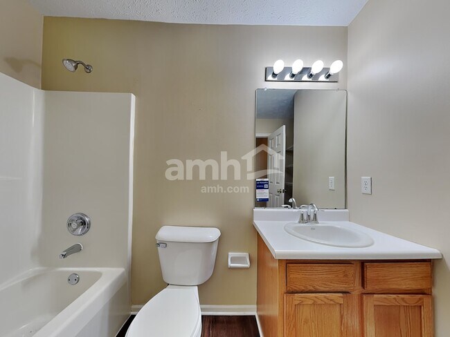 Building Photo - 3455 Lakebrook Ct