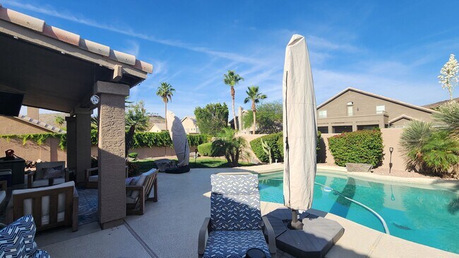 Building Photo - Spacious 3 Bedroom in the Foothills!