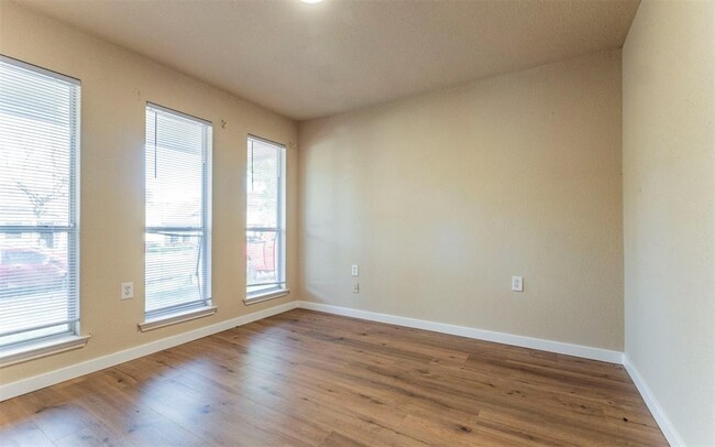 Building Photo - 7106 Thannas Way