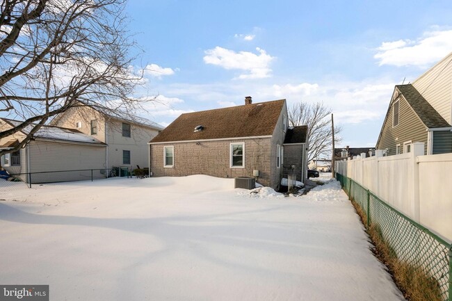 Building Photo - 3413 Yardley Dr