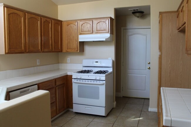 Building Photo - Silver Creek Home