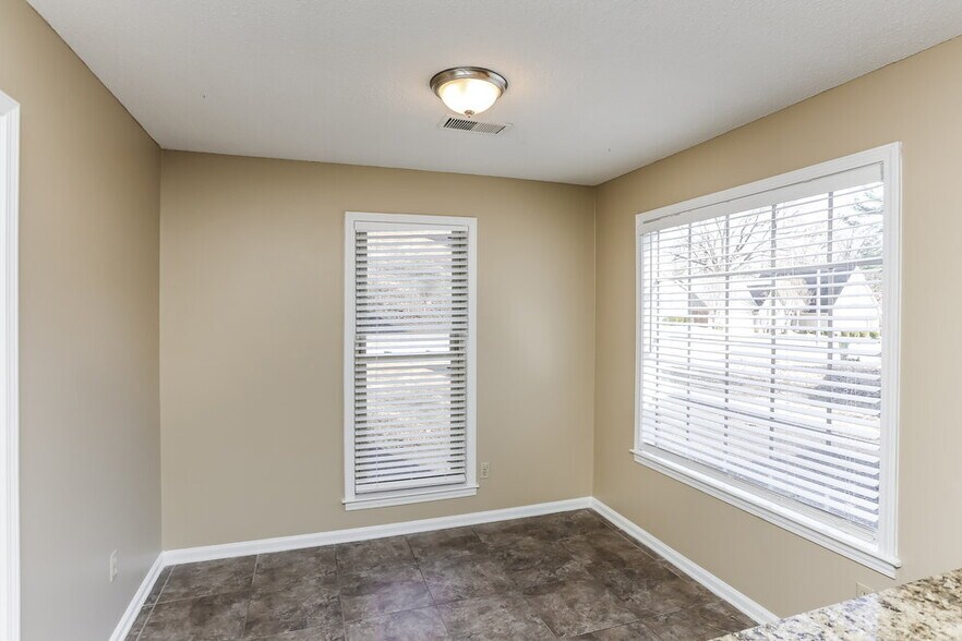 Building Photo - 8123 Cairn Dr