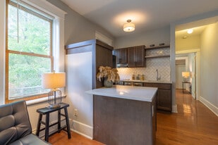 Interior Photo - Brentwood