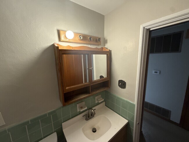 Building Photo - 223 Wiegel Dr